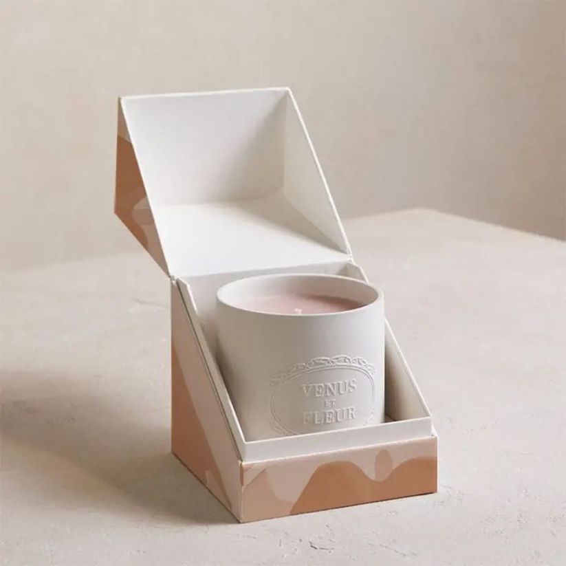 High-end magnetic rigid candle box with custom logo printing.
